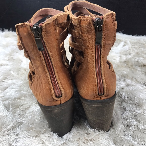 NWOT Distressed Free People Brown Leather Boots - Picture 3 of 7